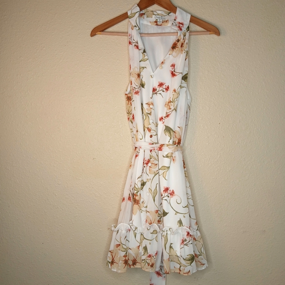 Dress Day Floral Size Small V-Neckline Ruffle Hem Sleeveless Dress